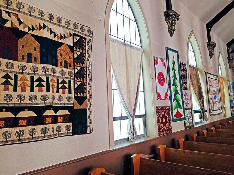 Berlin Quilters Guild Display